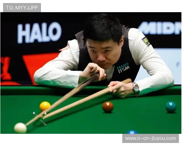 丁俊晖练习反线路选择，教练称“成熟度提升”