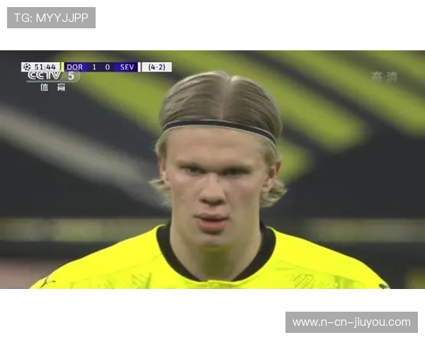 多特哈兰德插上抢点后点推射将比分扩大，燃爆球迷激情！